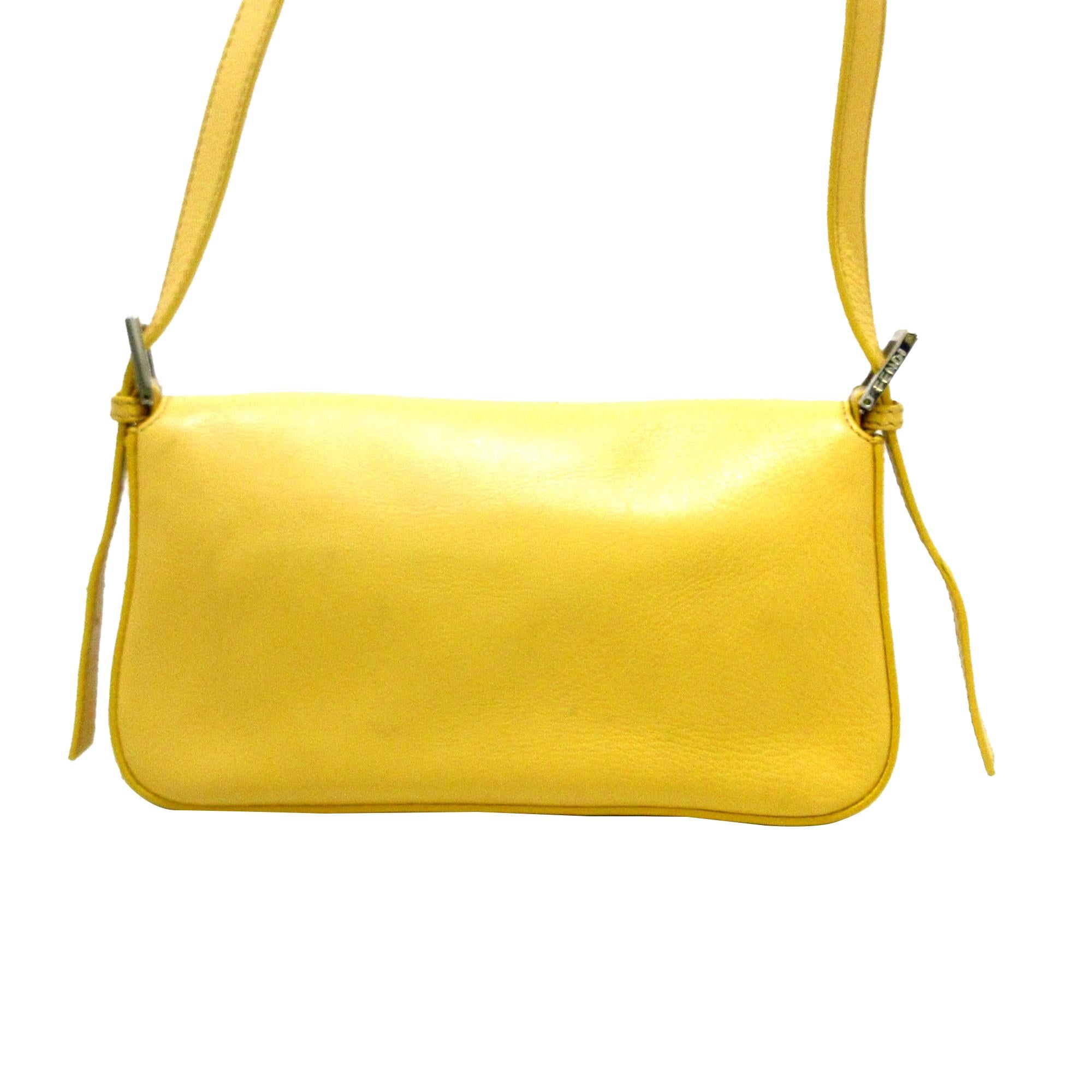 Fendi Leather Baguette with Interchangeable Strap (SHG-ewzoUI) – Kilta Bags