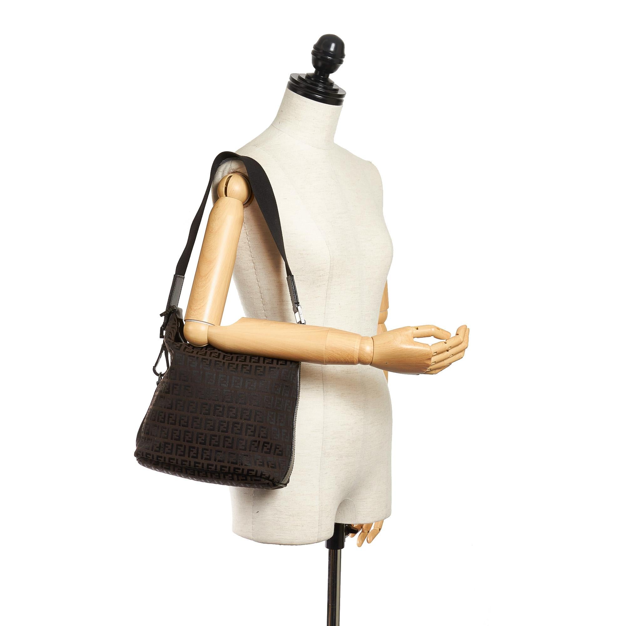 Fendi Zucchino Canvas Shoulder Bag (SHG-32070) – Kilta Bags