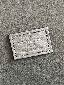 Louis Vuitton  8 Watch Case